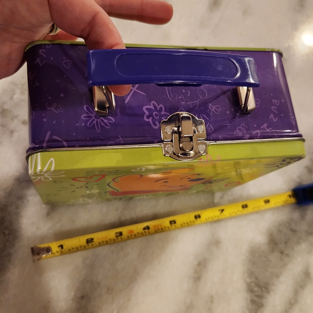Vintage Disney's Winnie the Pooh Metal Lunchbox Tin - Picture 2 of 6